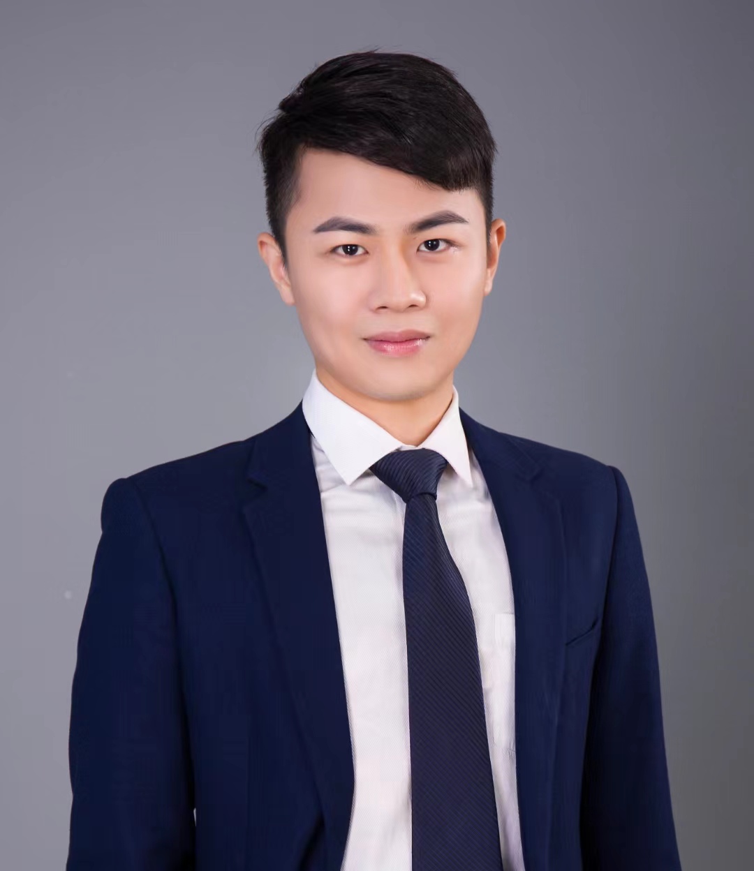 邓达成形象照.jpg