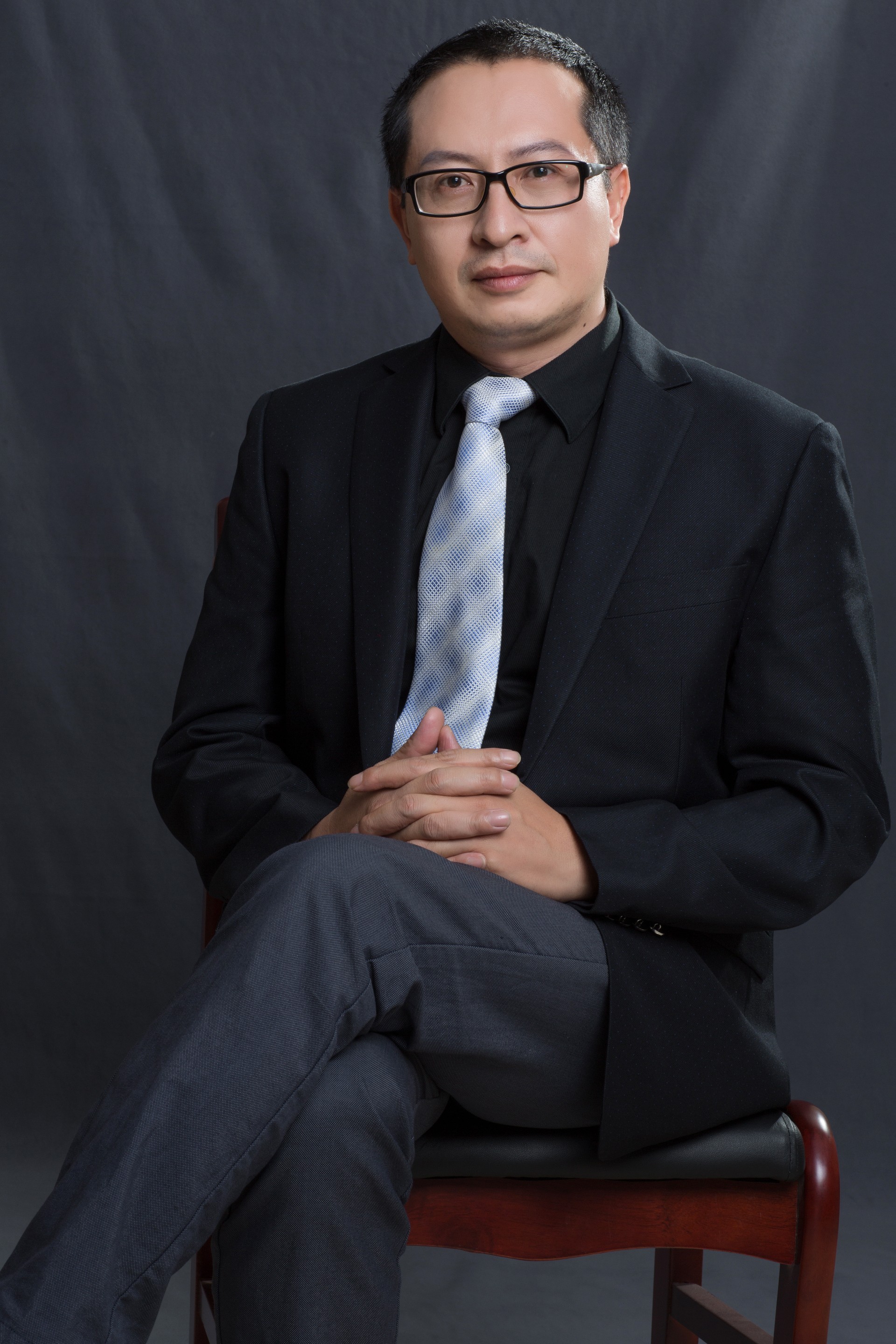 王兴林形象照.jpg